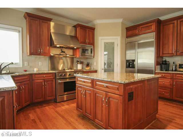 2093 Rossmore Road Clemmons, NC 27012 - Photo 3 of 16 Kitchen.