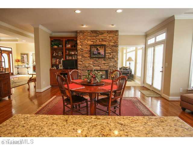 2093 Rossmore Road Clemmons, NC 27012 - Photo 5 of 16 Breakfast.