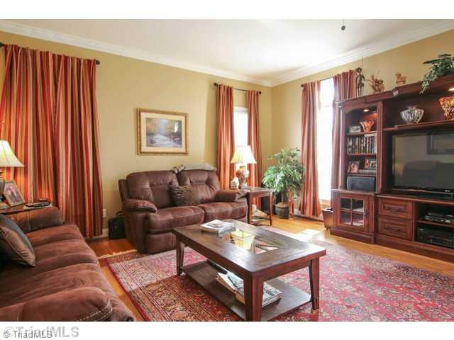 2093 Rossmore Road Clemmons, NC 27012 - Photo 6 of 16 Den/Family/Great Room.