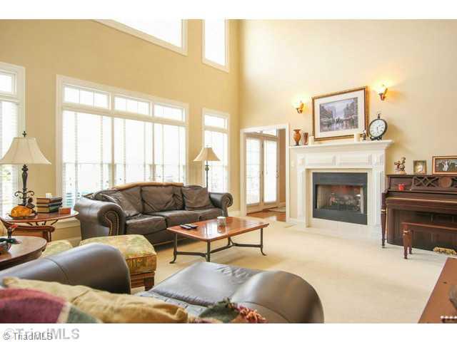 2093 Rossmore Road Clemmons, NC 27012 - Photo 7 of 16 Living Room.