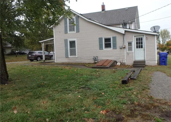 $74,900 | 207 1st Street, Winchester, KS 66097