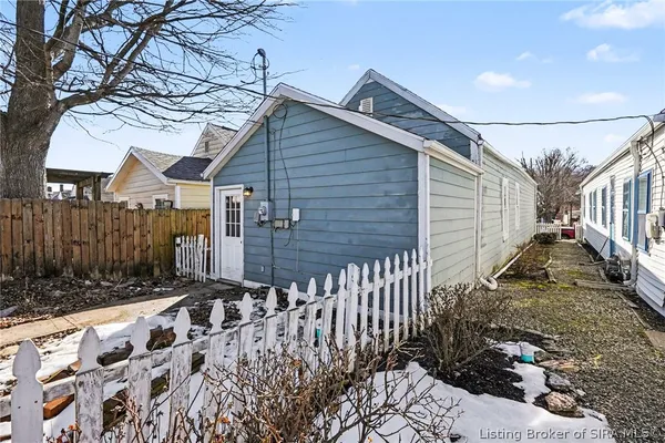 $225,000 | 920 West Main Street, Madison, IN 47250