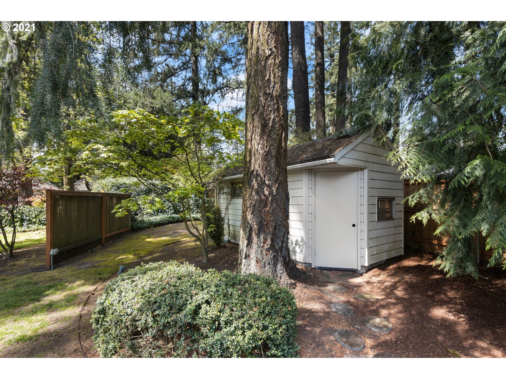 491 Country Club Road Lake Oswego, OR 97034 - Photo 23 of 26 Gallery Image 23