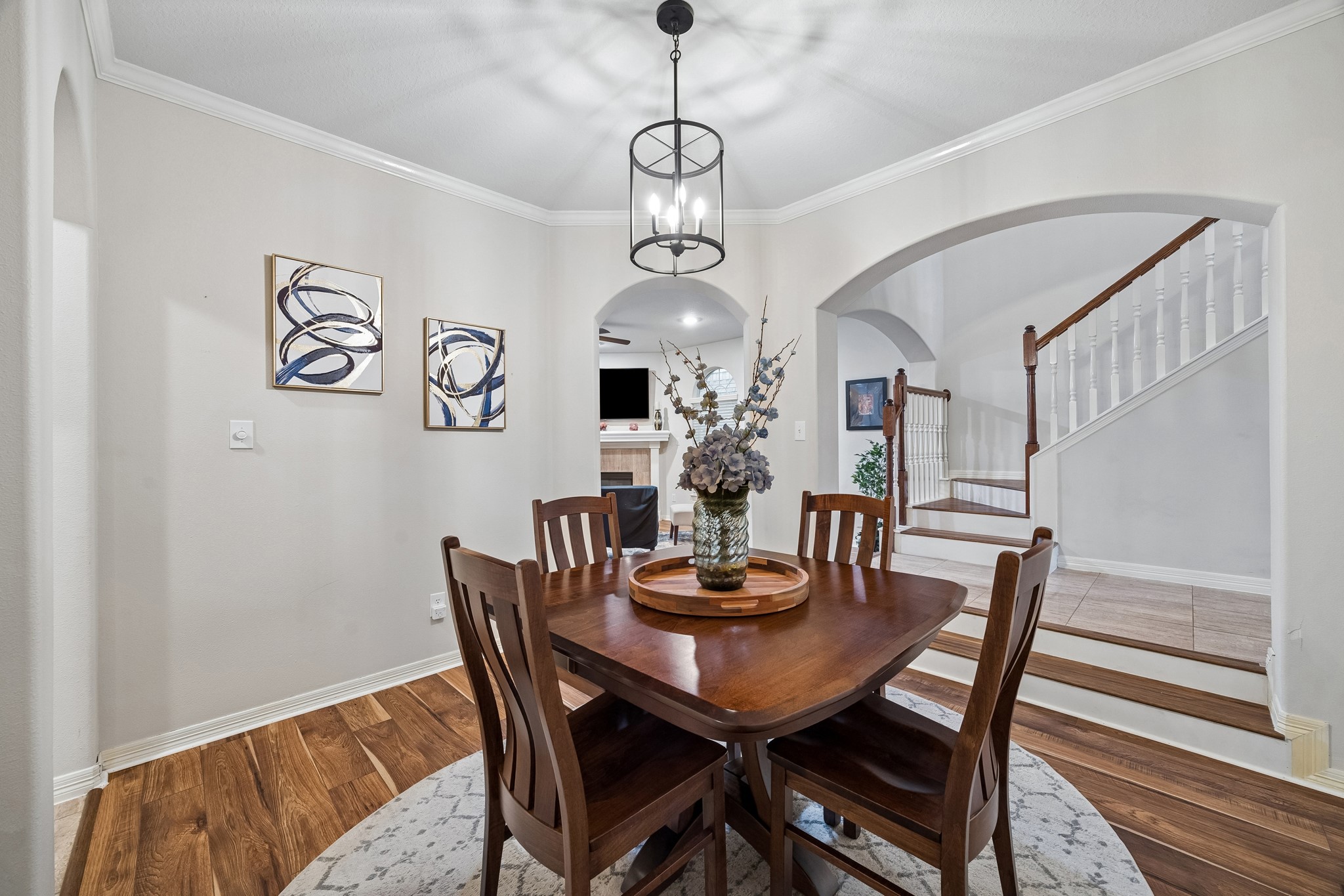 7618 North Linpar Court Houston, TX 77040 - Photo 11 of 34 The dining room is open to the rest of the first floor, but has a level of intimacy for your dining guest.