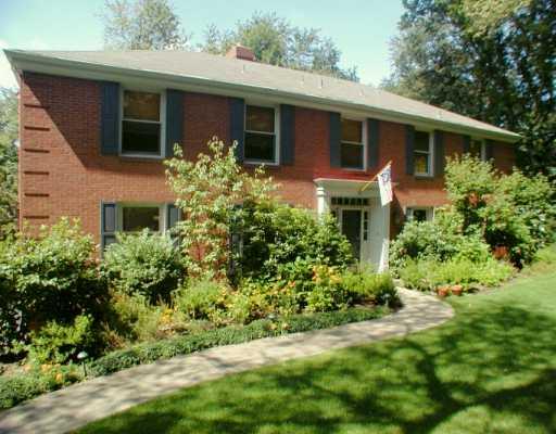 939 Field Club Road Fox Chapel, PA 15238 - Photo 1 of 8 Exterior Front.