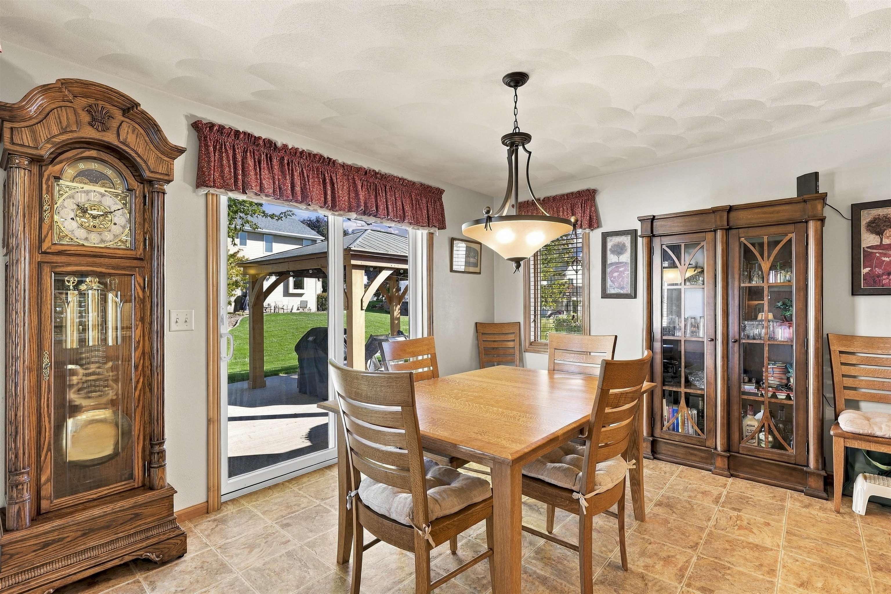 1394 West Mason Ridge Court Appleton, WI 54914 - Photo 13 of 40 Gallery Image 13