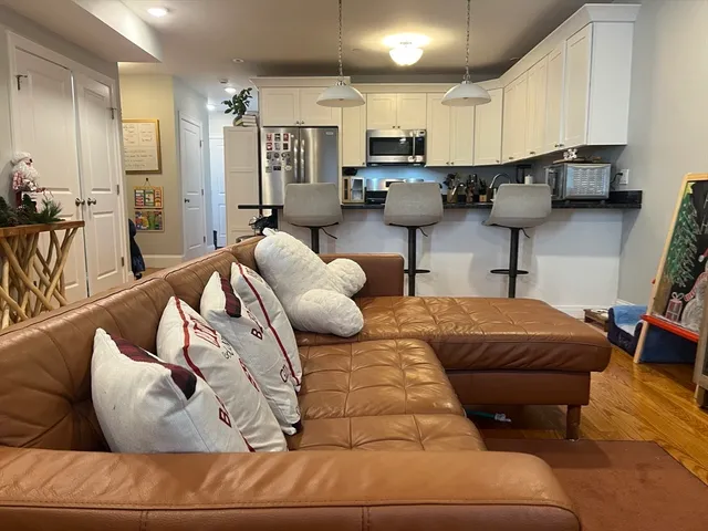 $4,000 | 45 Spring Street, Unit 17, Boston, MA 02132