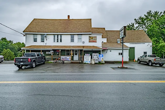 $400,000 | 161-163 Main Street, Hope, ME 04847