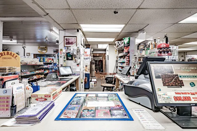 $400,000 | 161-163 Main Street, Hope, ME 04847