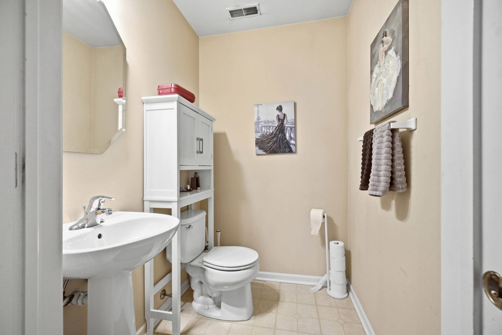 657 South Curran Road Round Lake, IL 60073 - Photo 8 of 11 Gallery Image 8