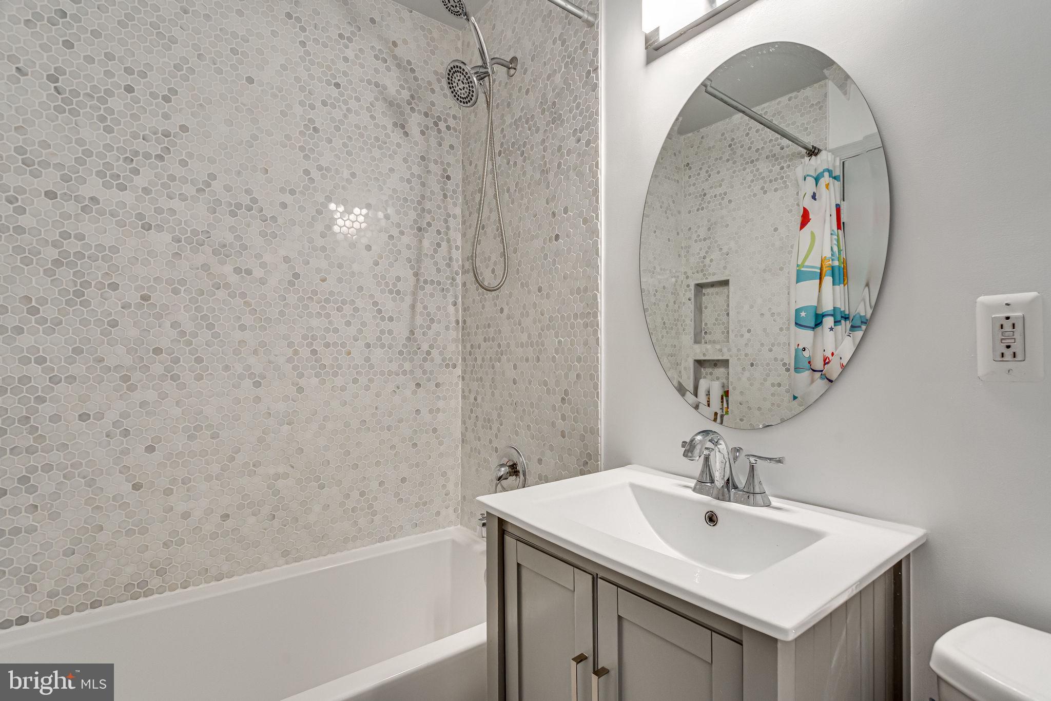 5503 Avon Court Springfield, VA 22151 - Photo 40 of 63 Beautiful tiling in bath/shower