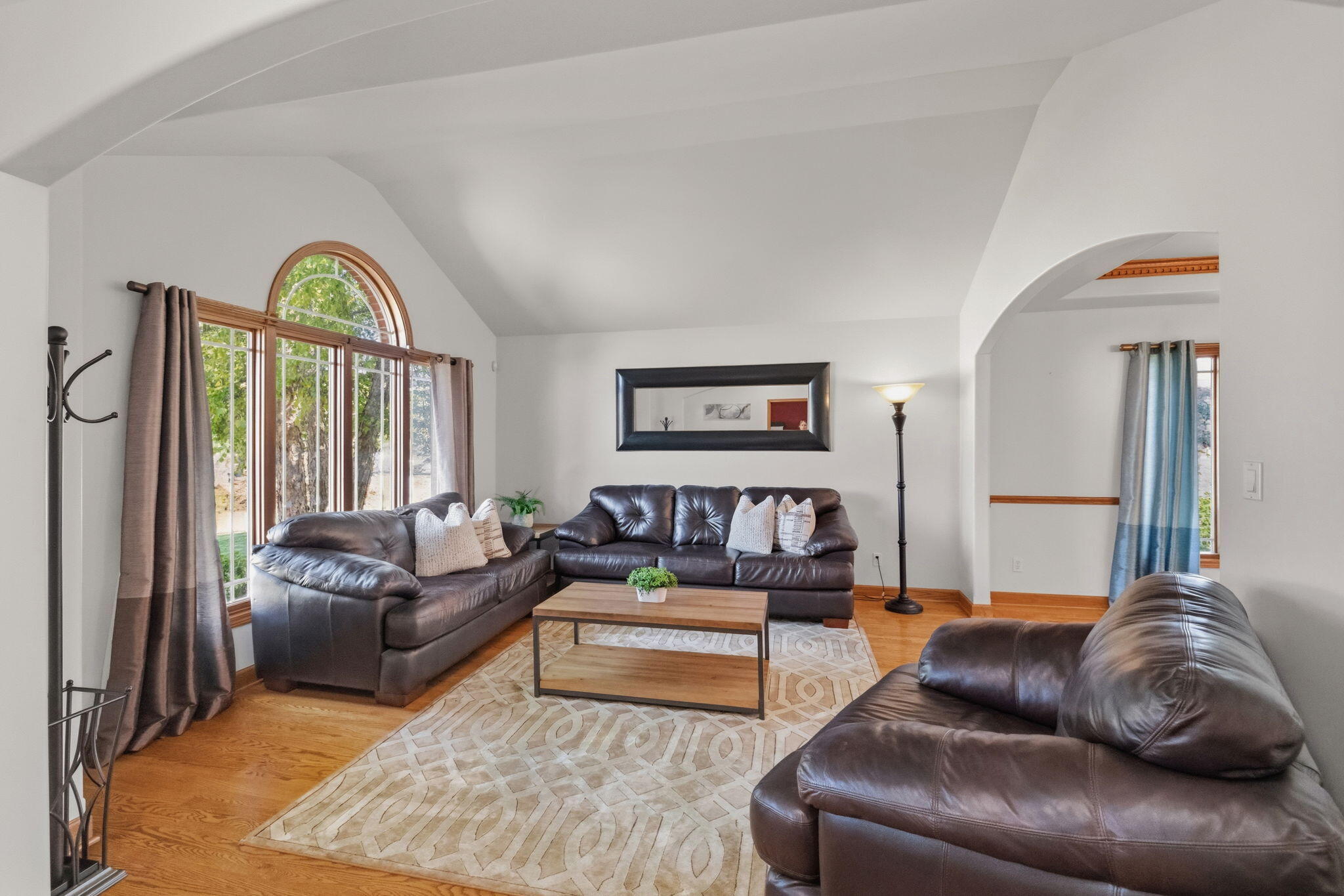 108 Exeter Road Munster, IN 46321 - Photo 5 of 41 2048x1365