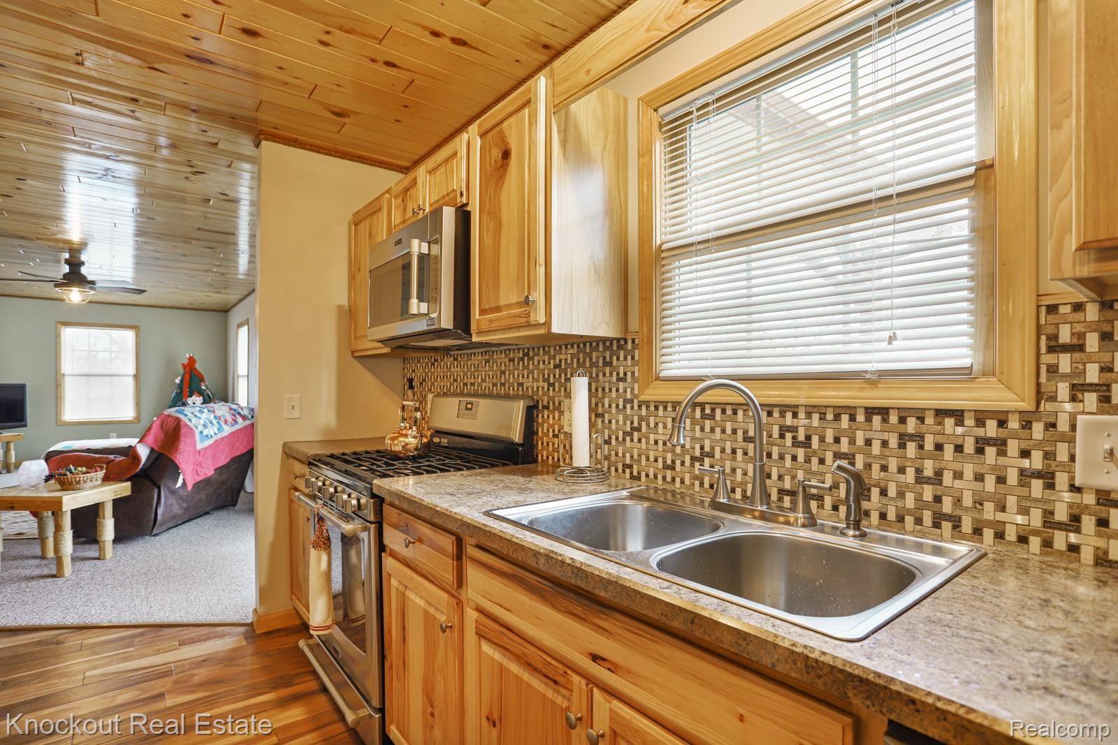 6260 East Birch Run Road Birch Run, MI 48415 - Photo 5 of 65 6260 Birch Run Road -17.jpg
