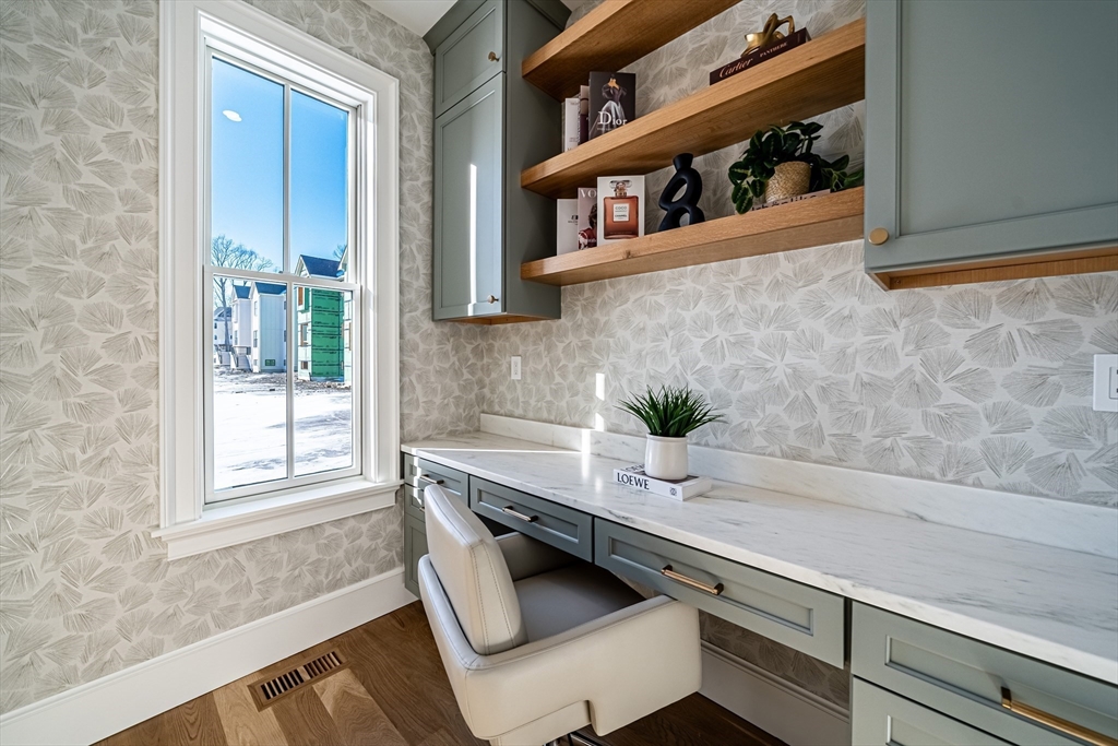 10 Common Court Lexington, MA 02421 - Photo 20 of 42