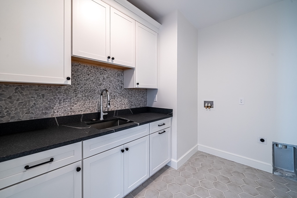 10 Common Court Lexington, MA 02421 - Photo 41 of 42