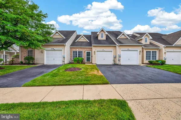 $350,000 | 463 Sweetman Drive, Bear, DE 19701