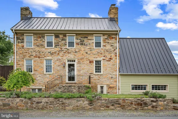 $1,295,000 | 20597 Airmont Road, Bluemont, VA 20135