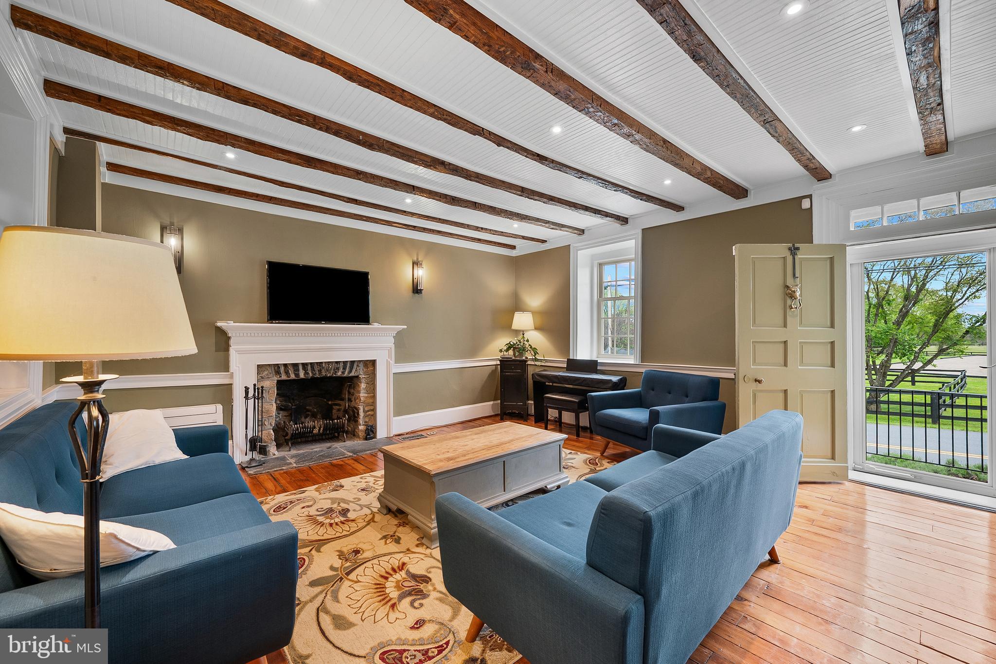 20597 Airmont Road Bluemont, VA 20135 - Photo 5 of 42
