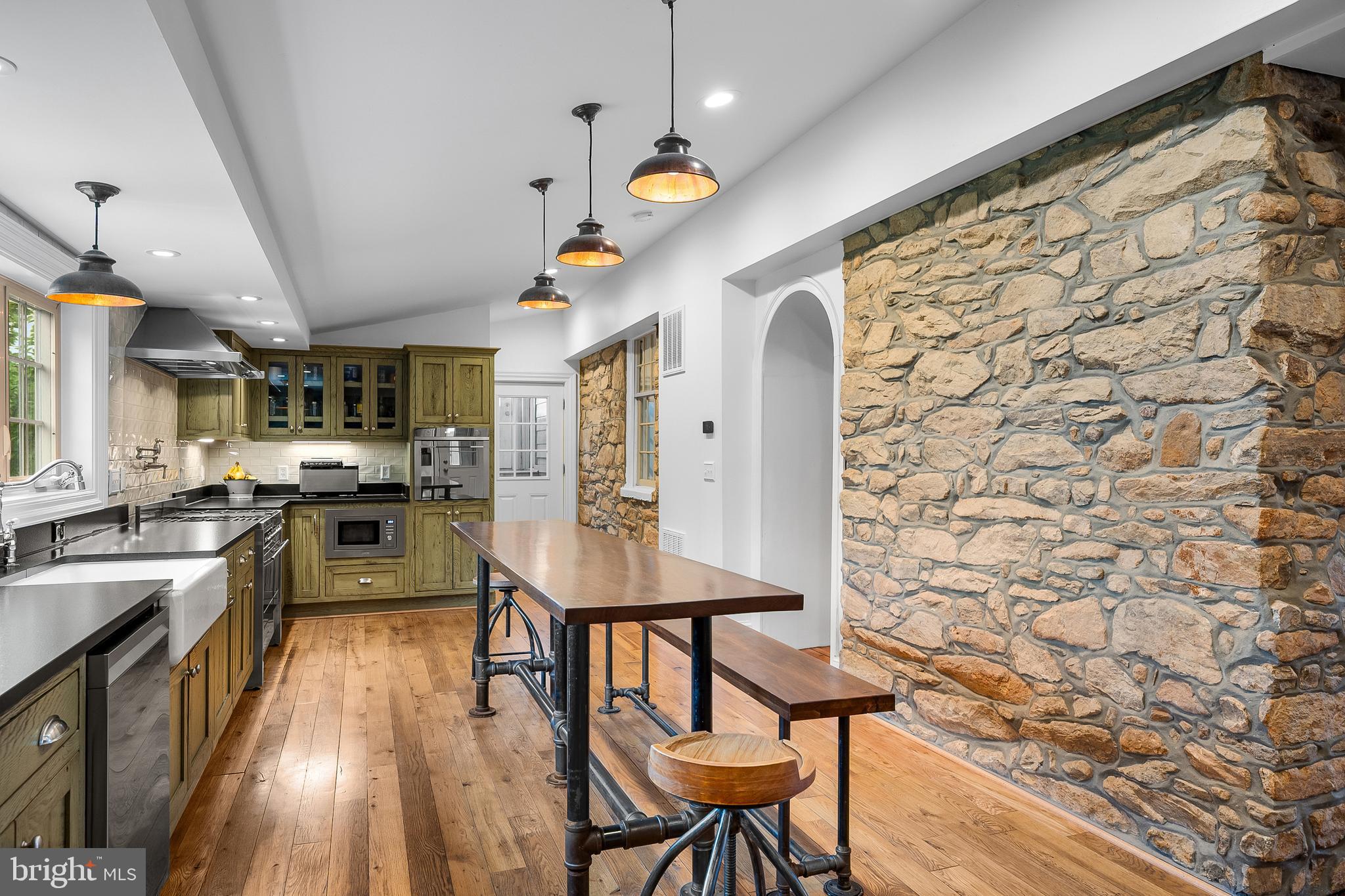 20597 Airmont Road Bluemont, VA 20135 - Photo 9 of 42