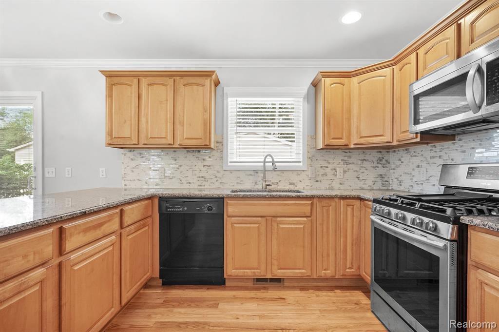 3324 Harvard Road Royal Oak, MI 48073 - Photo 8 of 25