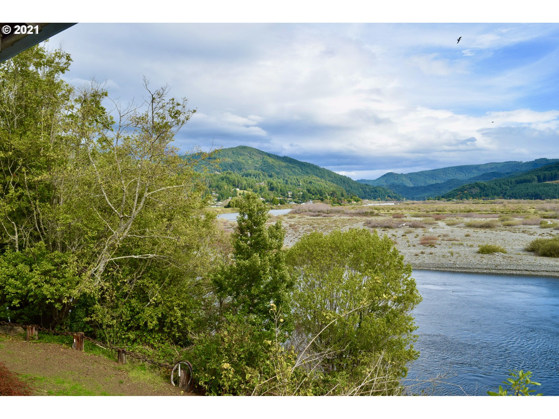 95020 North Bank Rogue River Road Gold Beach, OR 97444 - Photo 24 of 32 Gallery Image 24