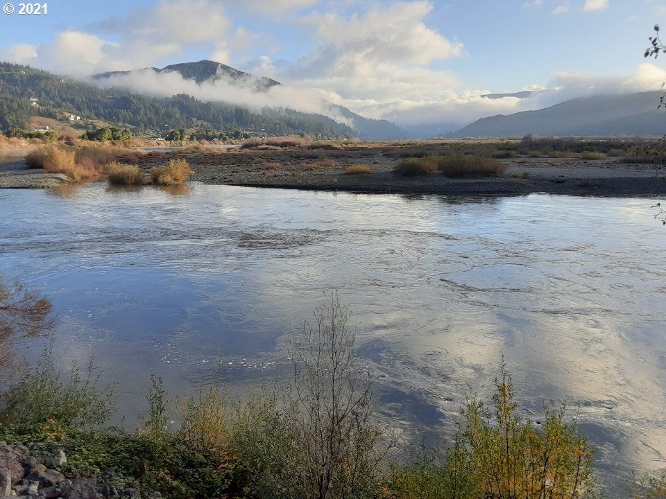 95020 North Bank Rogue River Road Gold Beach, OR 97444 - Photo 31 of 32 Gallery Image 31