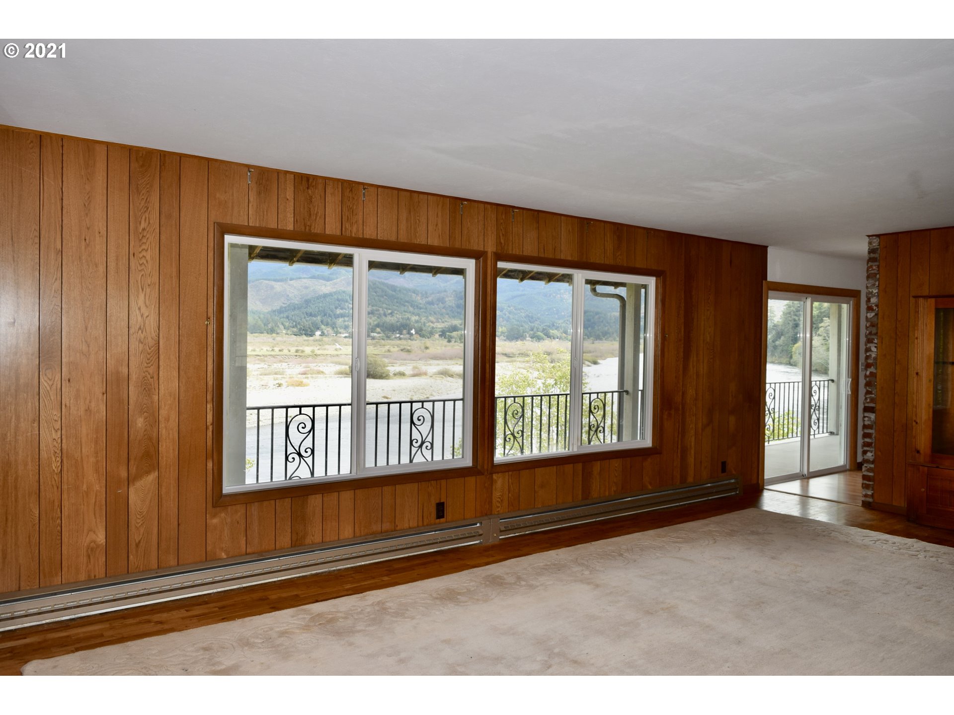 95020 North Bank Rogue River Road Gold Beach, OR 97444 - Photo 6 of 32 Gallery Image 6