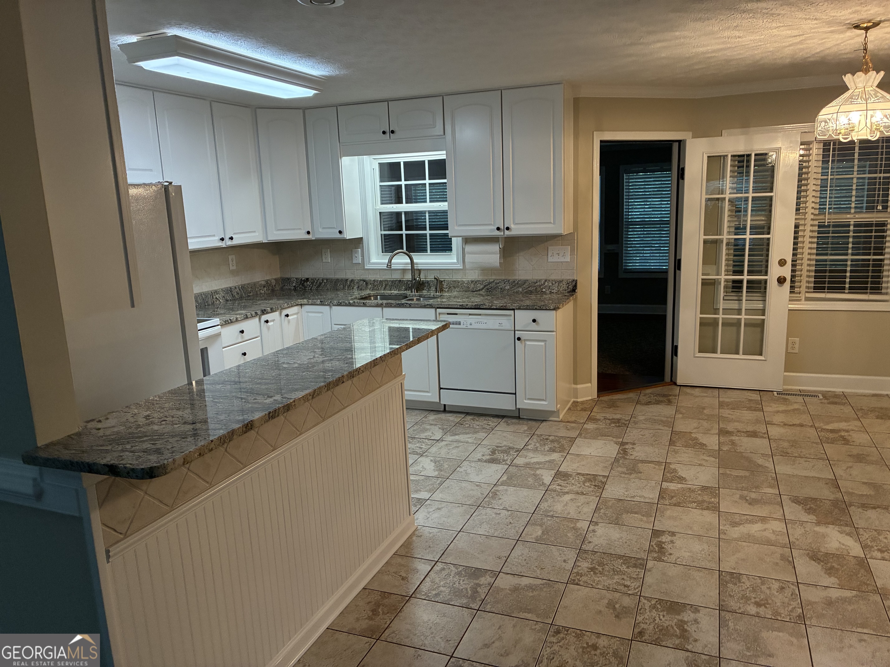 4580 Liberty Road Villa Rica, GA 30180 - Photo 18 of 67 Cabinets Galore / Granite Tops