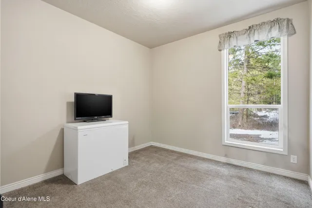 $700,000 | 31480 North Riffle Road, Spirit Lake, ID 83869