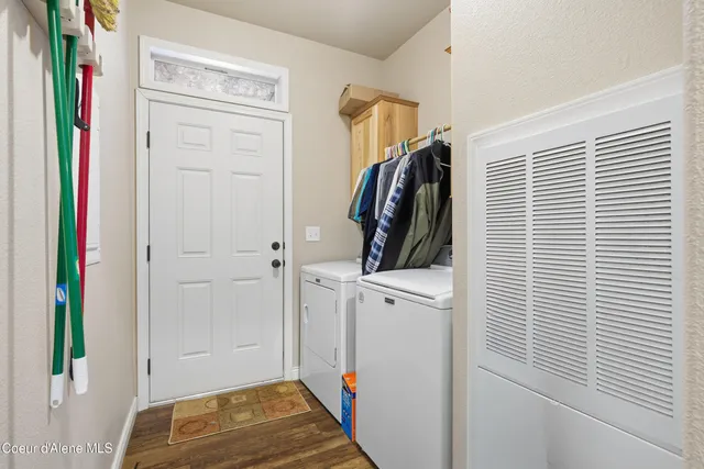 $700,000 | 31480 North Riffle Road, Spirit Lake, ID 83869