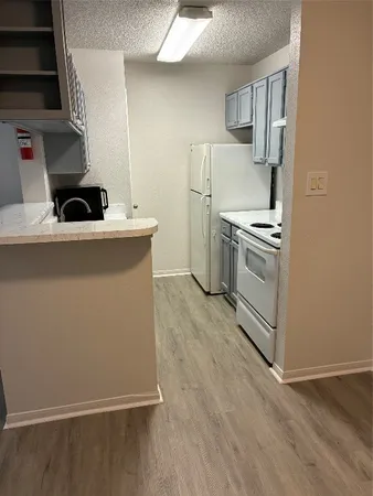 $1,100 | 2121 Hepburn Street, Unit 404, Houston, TX 77054