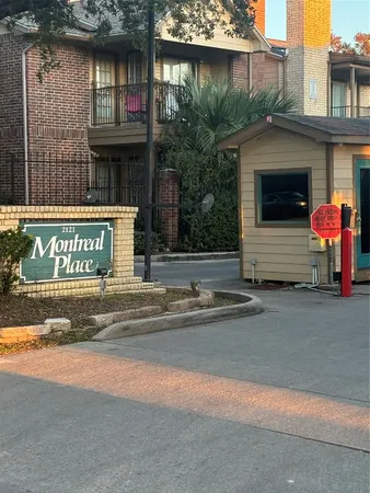 $1,100 | 2121 Hepburn Street, Unit 404, Houston, TX 77054