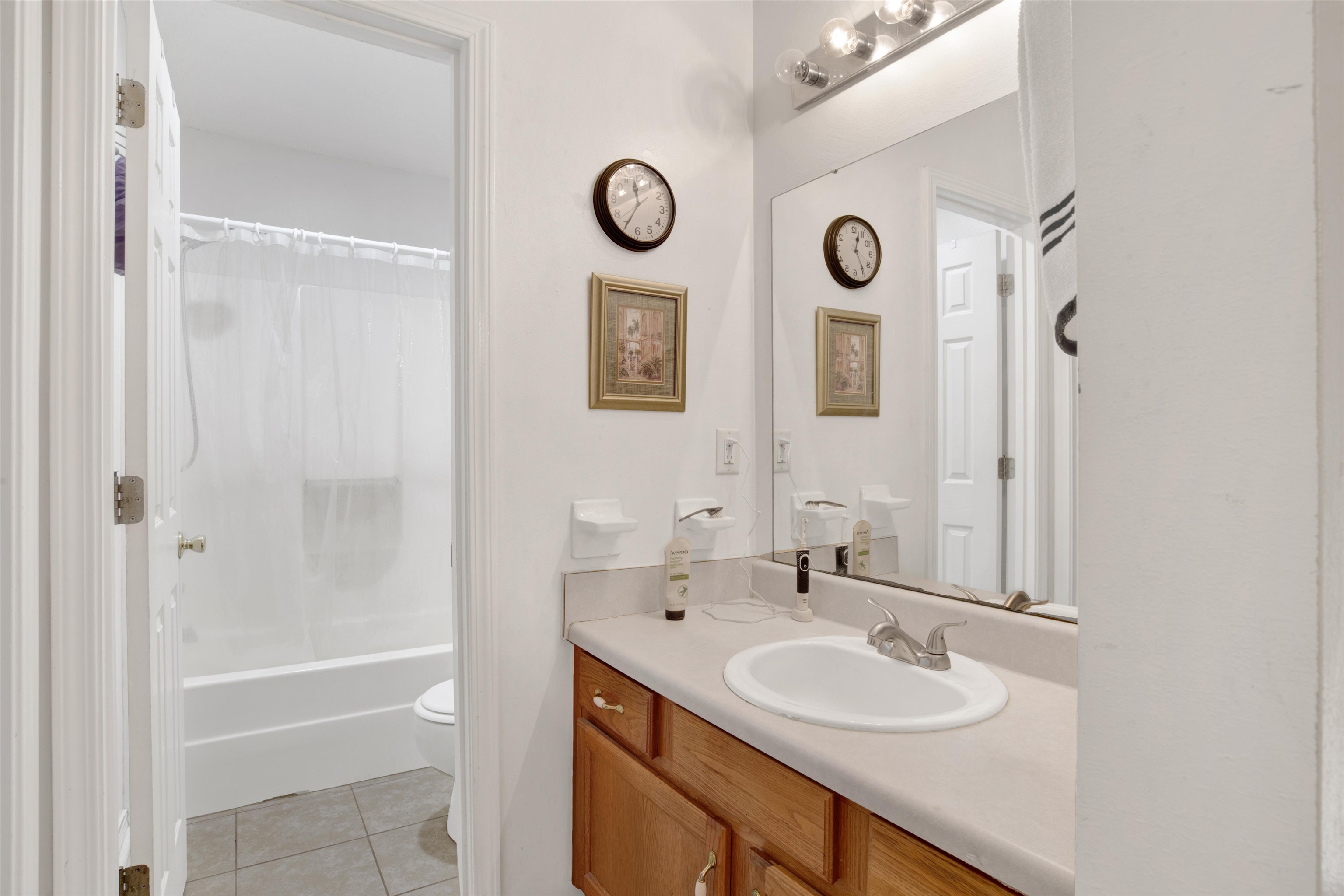 16184 Setter Circle Foley, AL 36535 - Photo 13 of 20 Bathroom