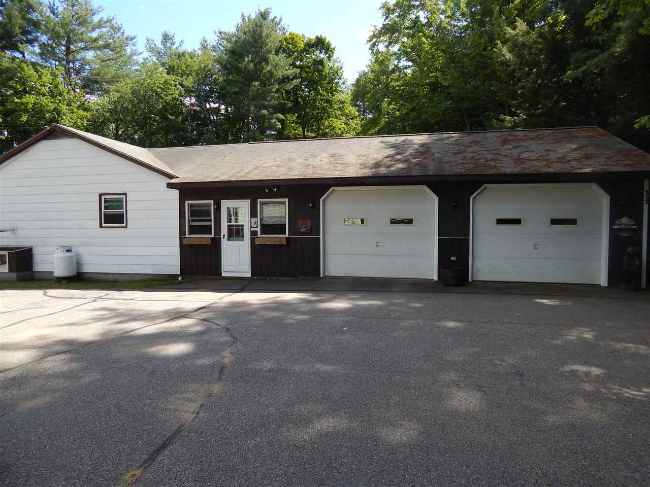 476 Laconia Road Tilton, NH 03276 - Photo 2 of 32