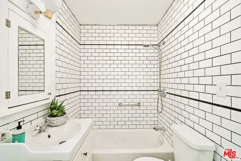 $2,495,000 | 14 Northstar Street, Marina del Rey, CA 90292