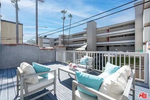 $2,495,000 | 14 Northstar Street, Marina del Rey, CA 90292