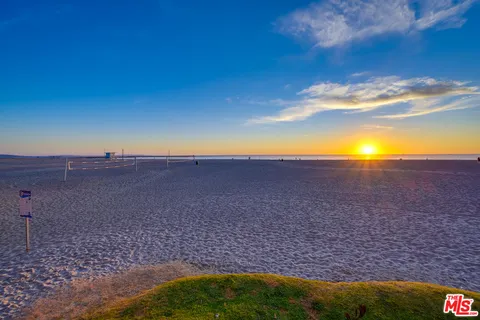 $2,495,000 | 14 Northstar Street, Marina del Rey, CA 90292