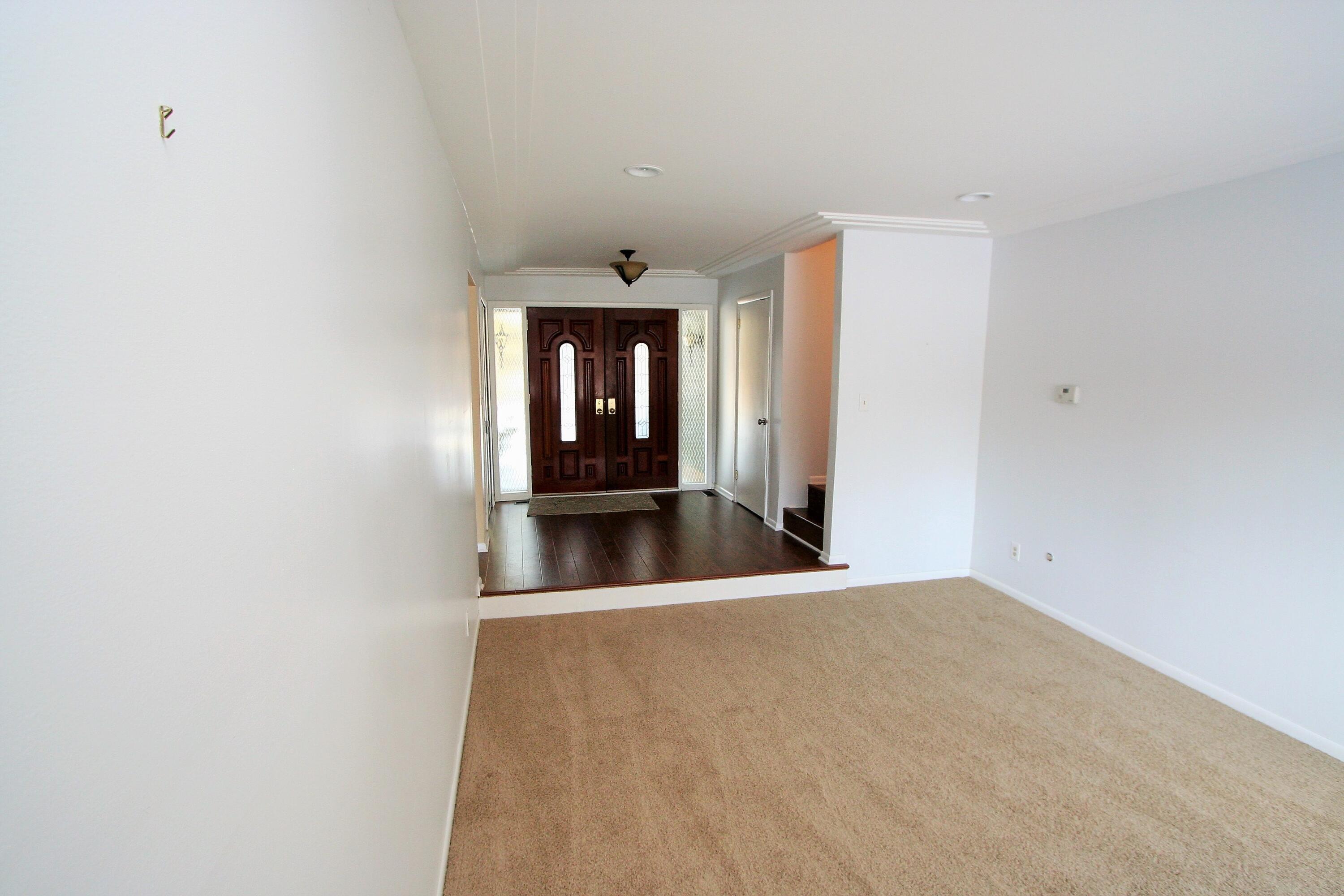 22987 West 13 Mile Road Beverly Hills, MI 48025 - Photo 14 of 26 formal living /foyer