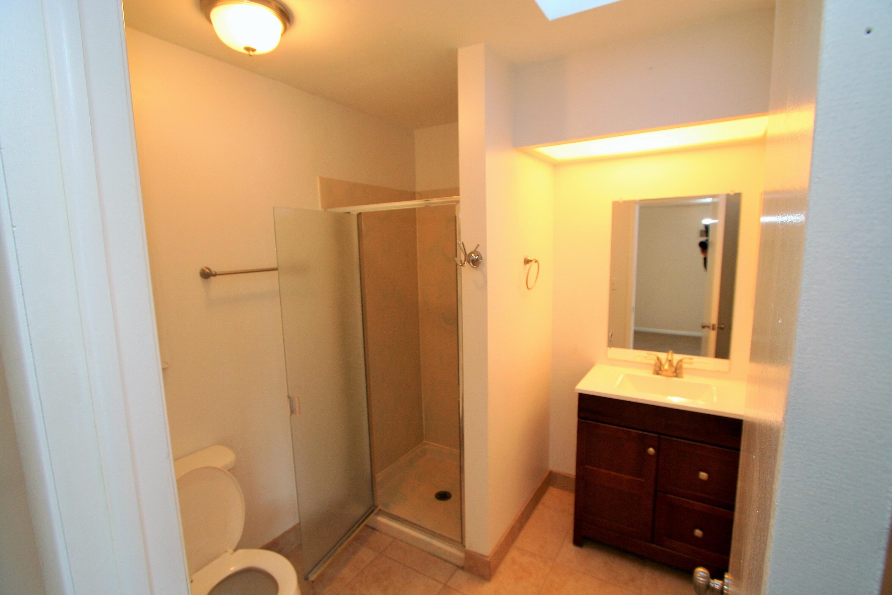 22987 West 13 Mile Road Beverly Hills, MI 48025 - Photo 19 of 26 master bath