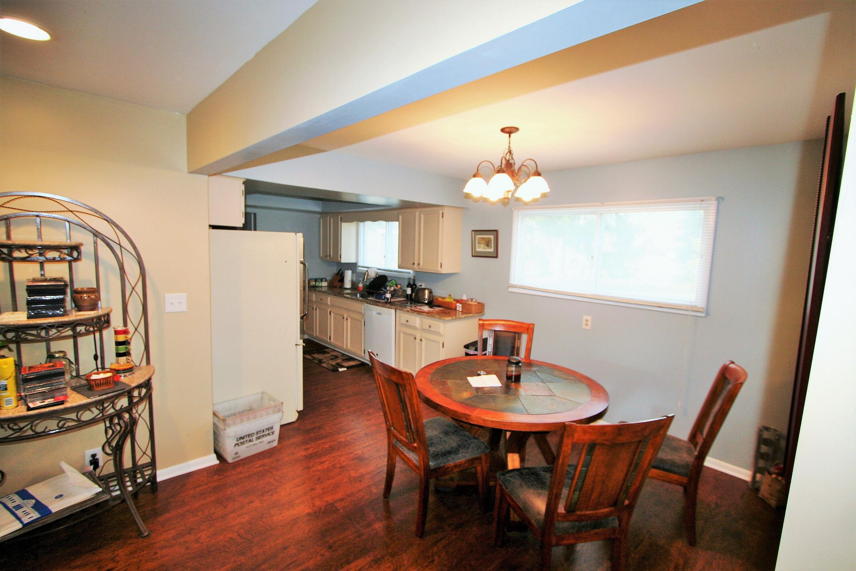22987 West 13 Mile Road Beverly Hills, MI 48025 - Photo 5 of 26 dining-kitchen