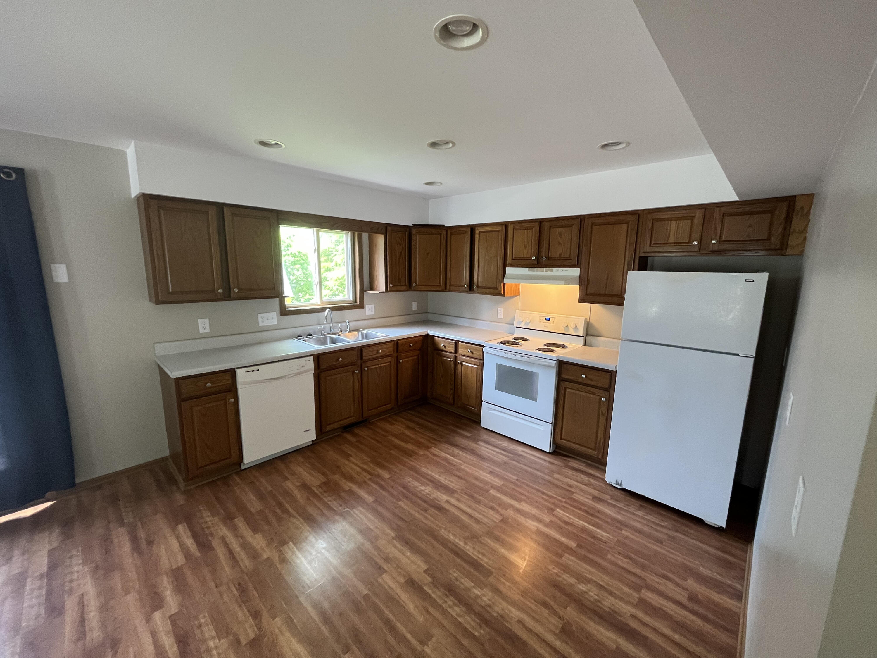 6940 Shattuck Road Saginaw, MI 48603 - Photo 3 of 19 IMG_5896