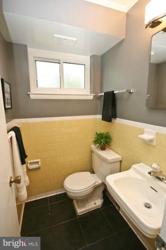 740 Whitaker Terrace Silver Spring, MD 20901 - Photo 27 of 29 Half Bath