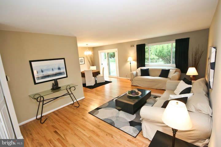 740 Whitaker Terrace Silver Spring, MD 20901 - Photo 6 of 29 Living Room
