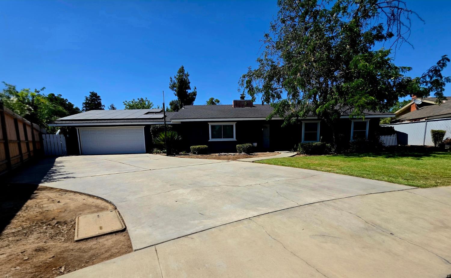 2214 Holt Avenue Sanger, CA 93657 - Photo 6 of 54