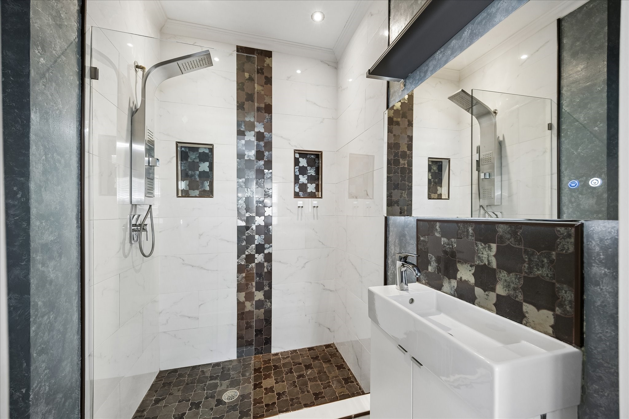 2231 Singleton Street Houston, TX 77008 - Photo 16 of 28
