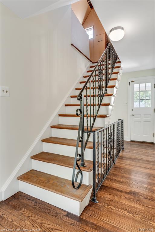 1689 Broadstone Road Grosse Pointe Woods, MI 48236 - Photo 23 of 35
