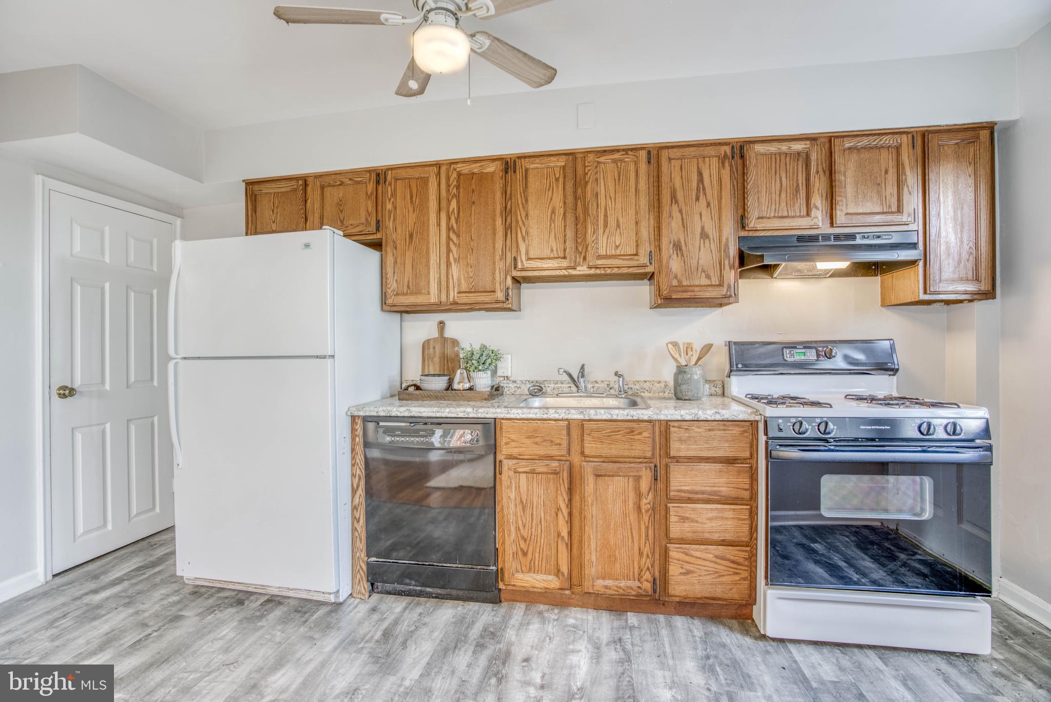 5514 Channing Road Baltimore, MD 21229 - Photo 13 of 39 Kitchen