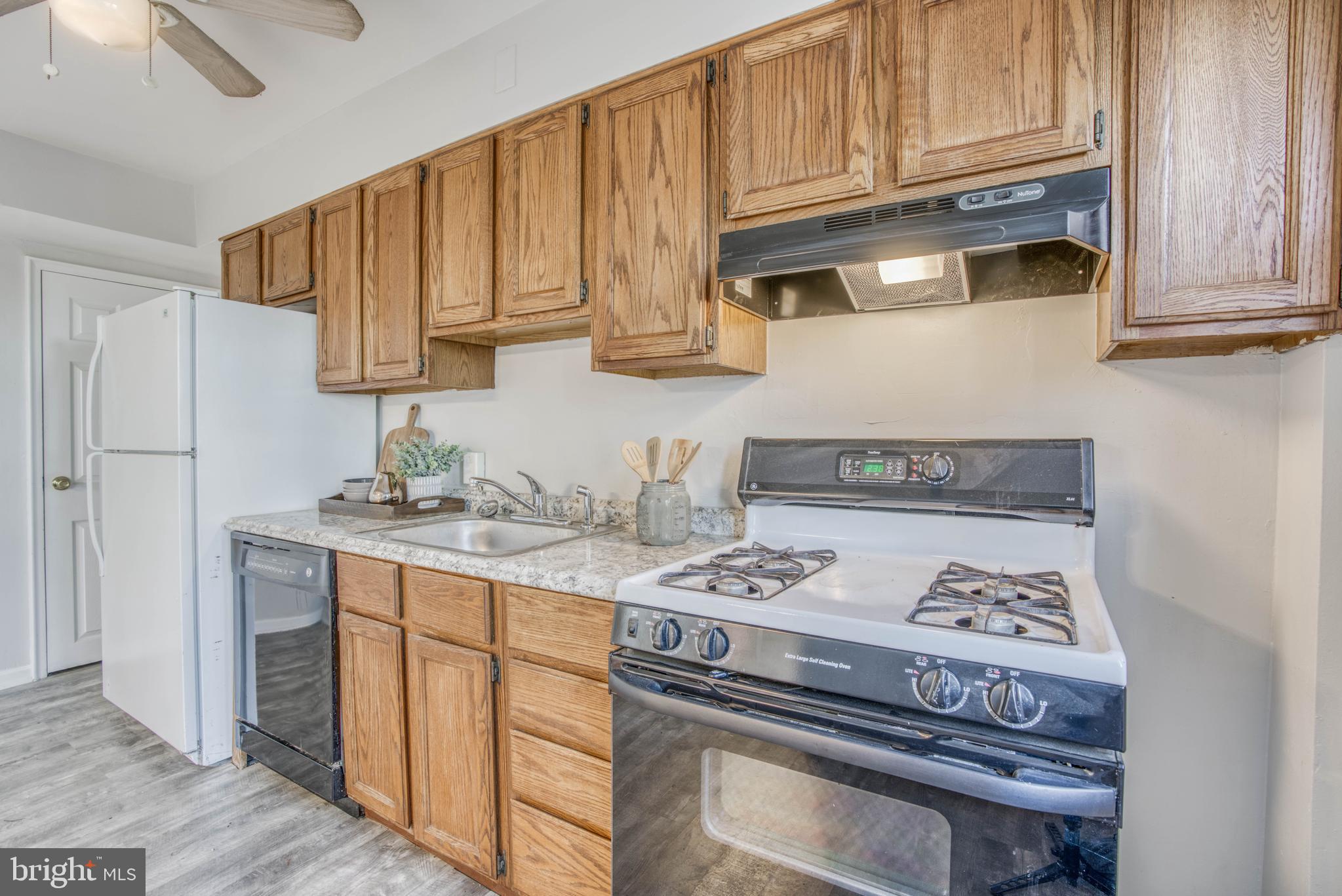 5514 Channing Road Baltimore, MD 21229 - Photo 14 of 39 Kitchen
