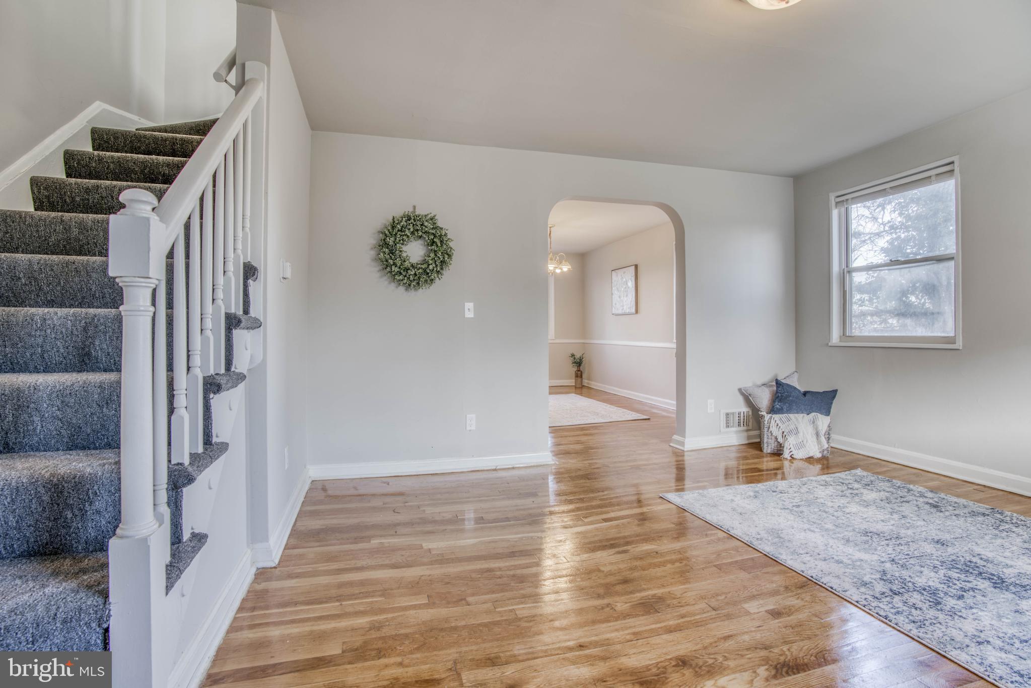 5514 Channing Road Baltimore, MD 21229 - Photo 4 of 39 Living Room