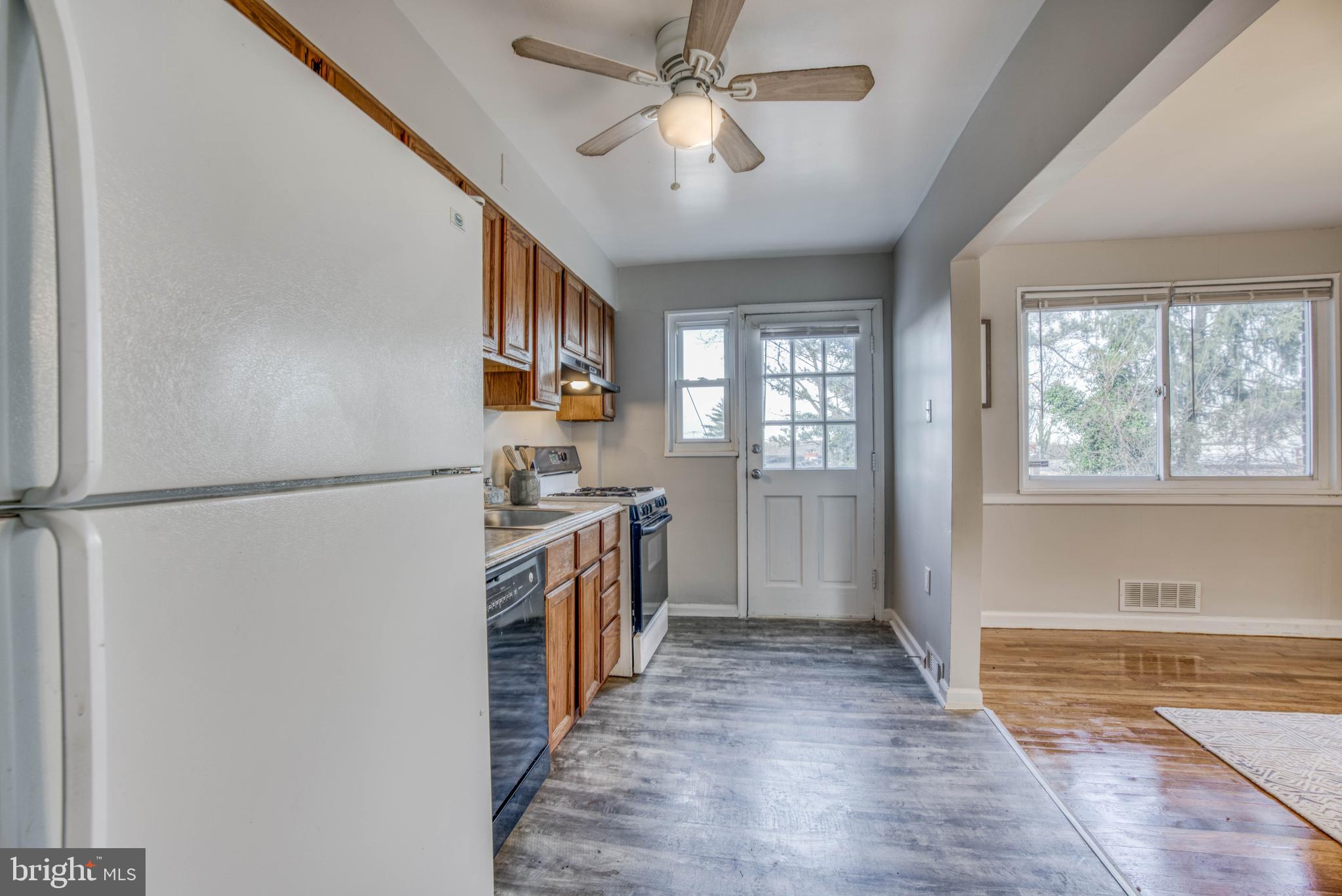 5514 Channing Road Baltimore, MD 21229 - Photo 7 of 39 Kitchen